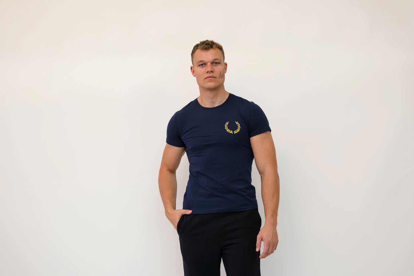 Crest T-shirt (Navy blue)